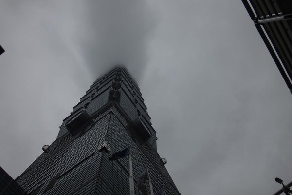 거리에 면한 상가 건물